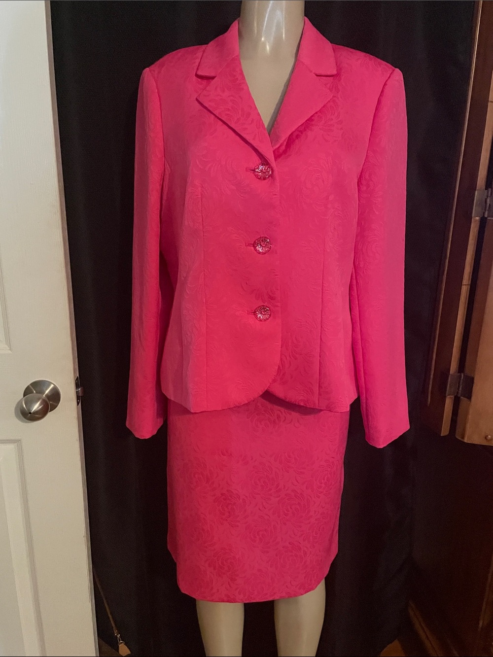 Le Suit Fuchsia Floral Jacquard Skirt Set